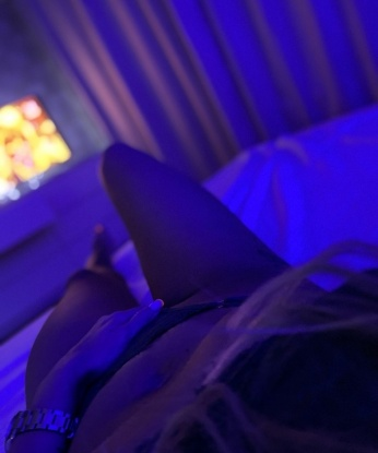 🌹 Я нежная и страстная, сексуальная и развратная. 💋 Мы проведем вместе незабываемое время, полное эмоций и наслаждения. 🔥 Я живу в Москве и знаю все ее лучшие уголки. Со мной вы сможете погрузиться в мир страсти и релаксации в уютной обстановке моей горячей квартиры. 🏩 Приглашаю вас на чарующие массажи, интимные игры и многое другое! Мои услуги на высшем уровне, я предлагаю вам полное удовлетворение и расслабление. 💦 Посмотрите мои фото и оцените мою красоту и шарм. 💃📸 У меня множество положительных отзывов, так что вы можете быть уверены в качестве моих услуг. Обратившись ко мне, вы получите незабываемые эмоции и доверие. Обращайтесь, и я превращу ваши фантазии в реальность! 💫 Анжела